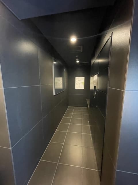 Room image 15