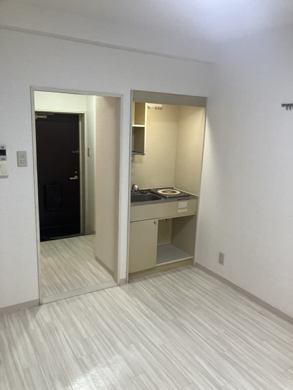 Room image 14