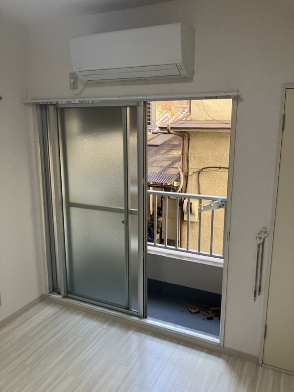 Room image 15