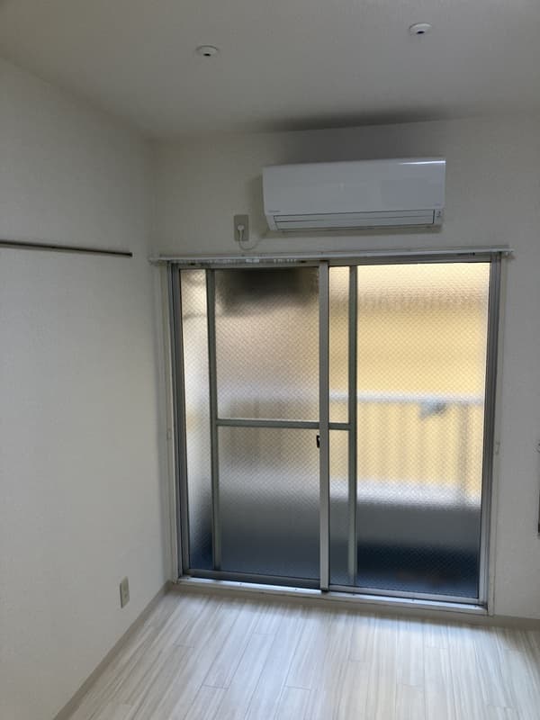 Room image 16