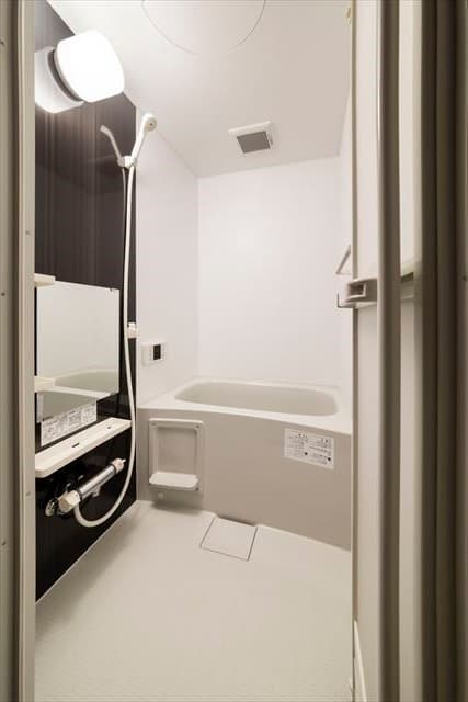 Room image 12