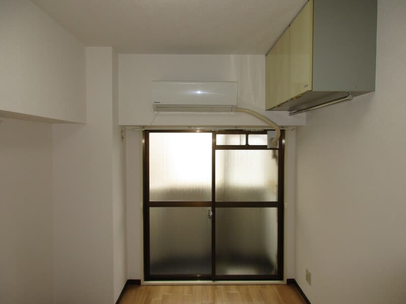 Room image 13
