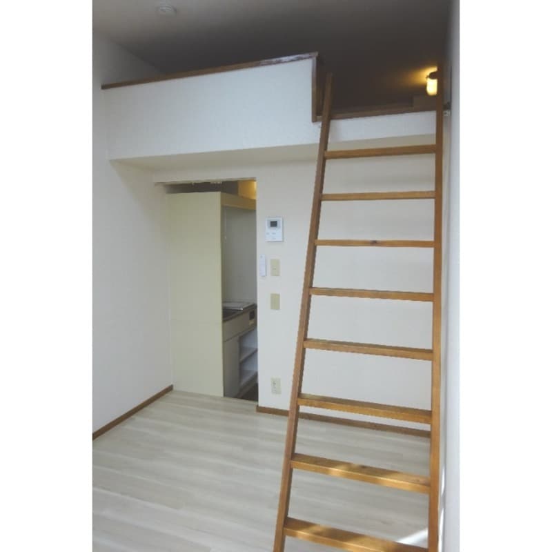 Room image 9