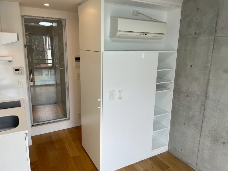 Room image 8