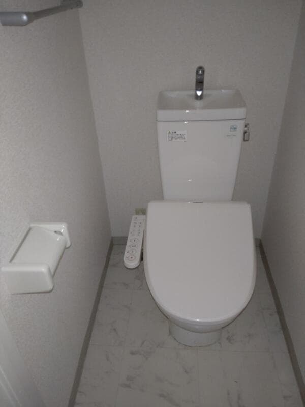 Room image 9