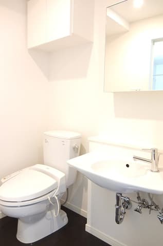 Room image 8