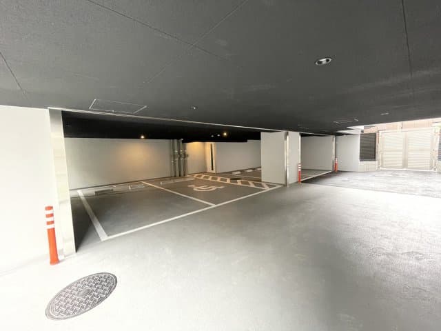 Room image 13