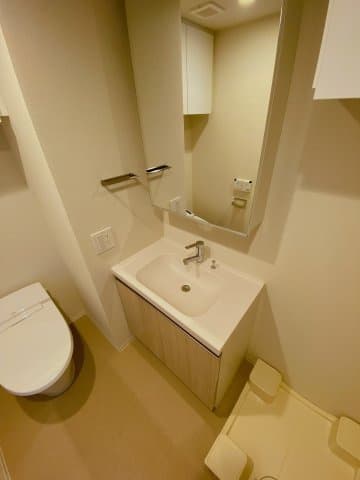 Room image 8