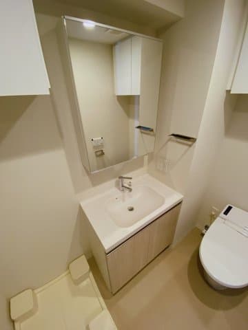 Room image 8
