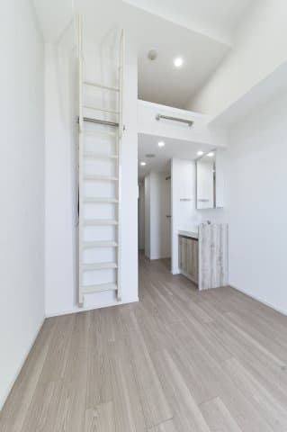 Room image 10