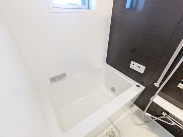 Room image 13