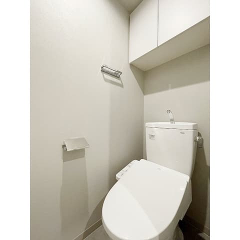 Room image 8