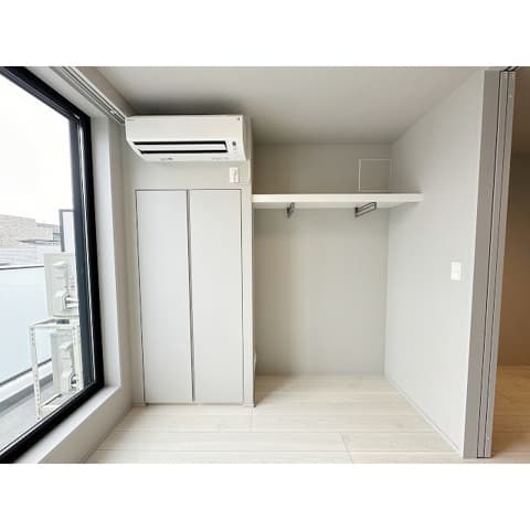 Room image 9