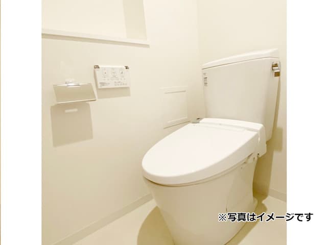 Room image 8