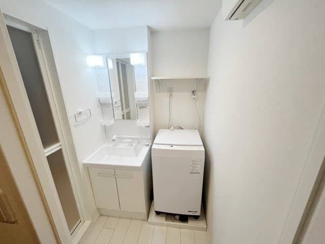 Room image 9