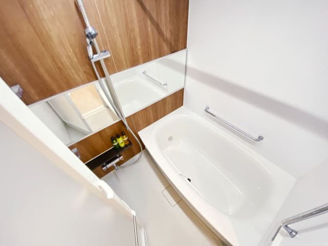 Room image 8