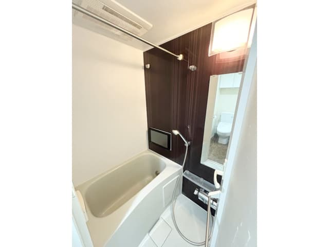 Room image 11