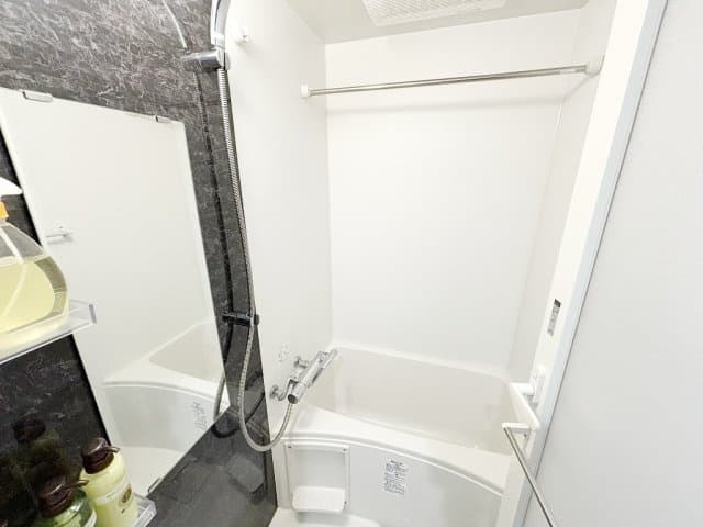 Room image 10