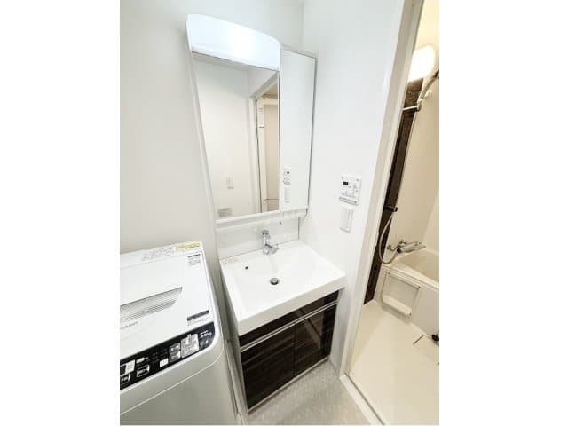 Room image 11