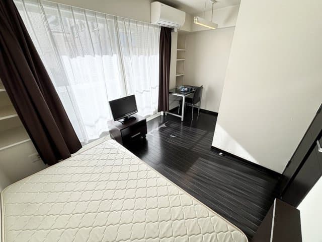 Room image 8