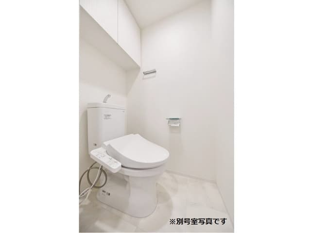 Room image 8