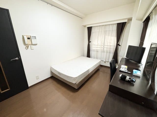 Room image 8