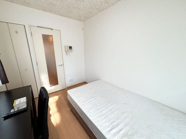 Room image 13