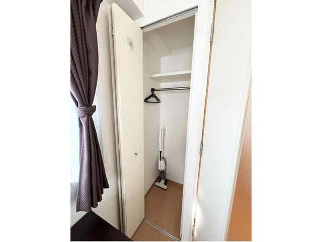 Room image 14