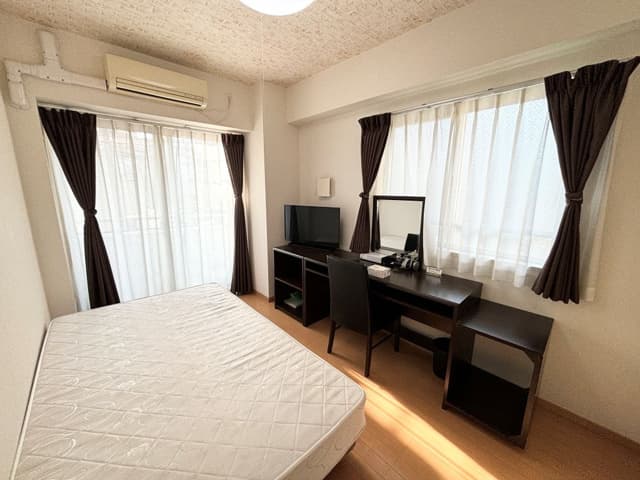 Room image 8
