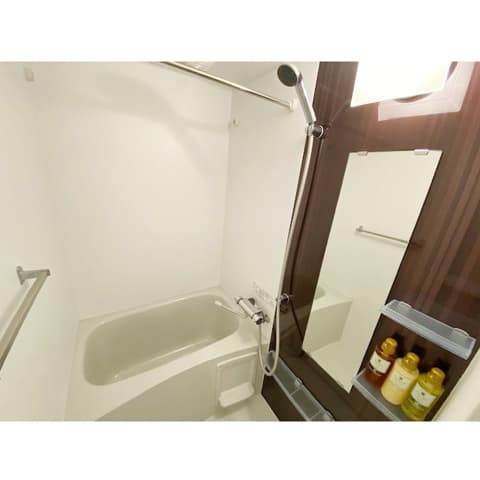 Room image 10