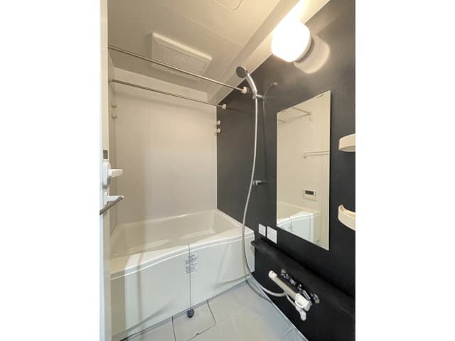 Room image 12