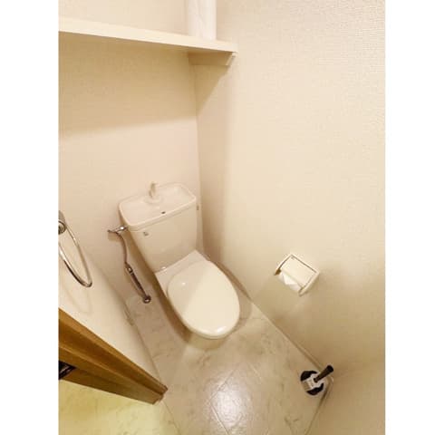 Room image 8