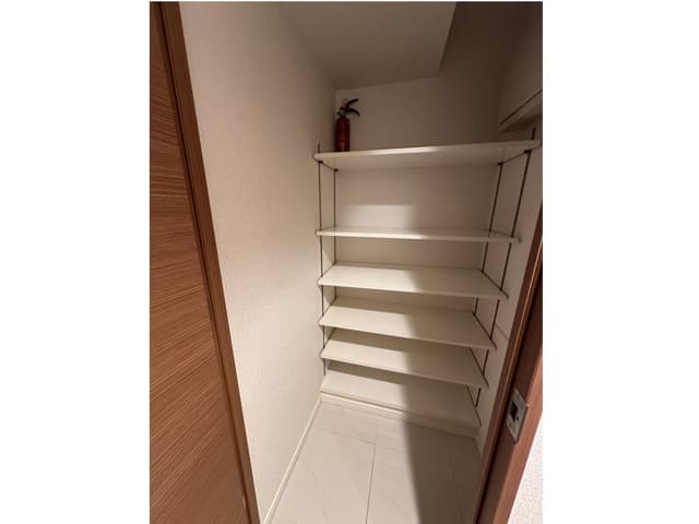 Room image 14