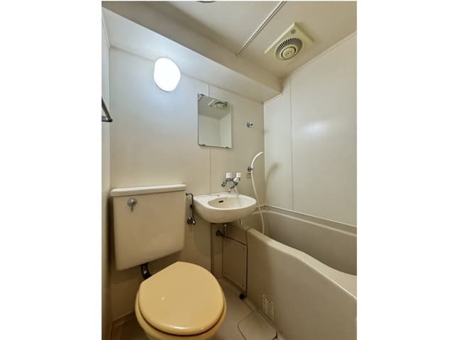 Room image 10