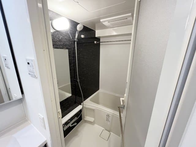 Room image 12
