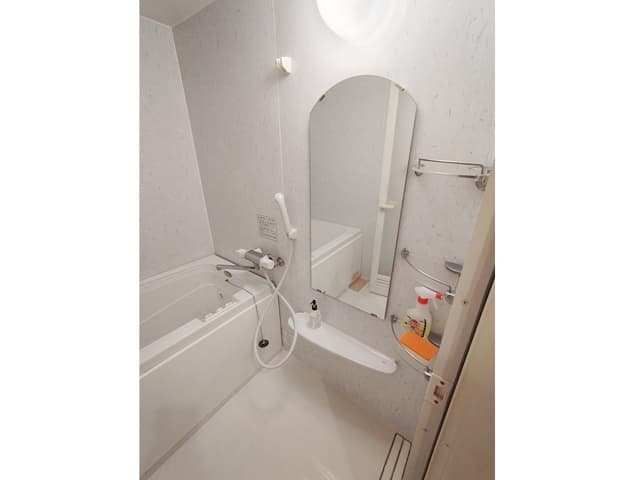 Room image 12