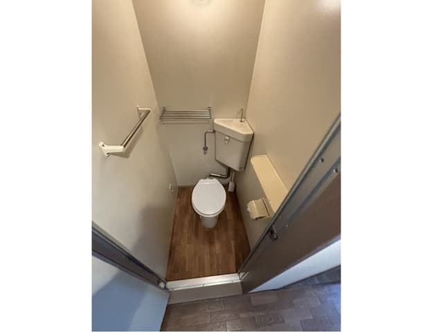 Room image 11