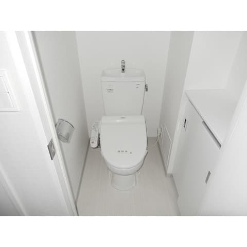 Room image 8
