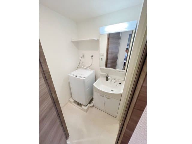 Room image 11