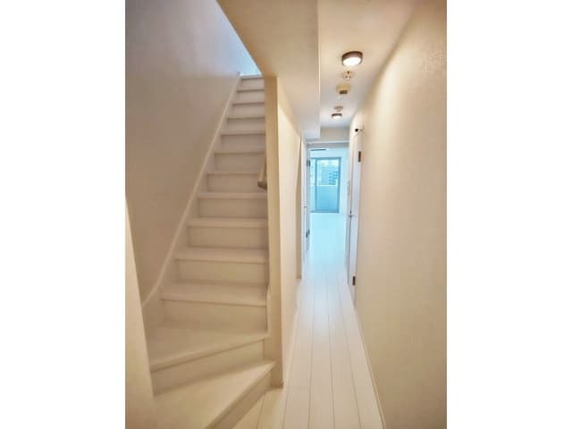 Room image 11