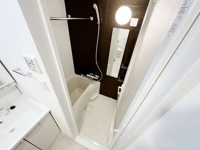 Room image 15