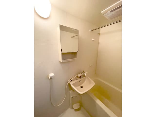 Room image 10