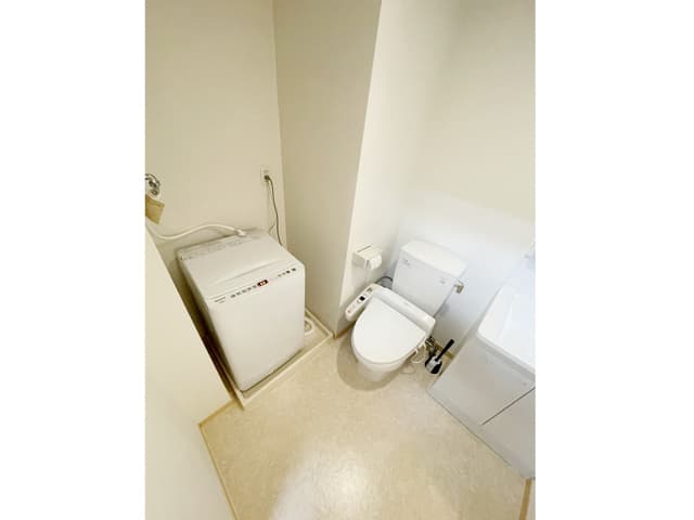 Room image 8