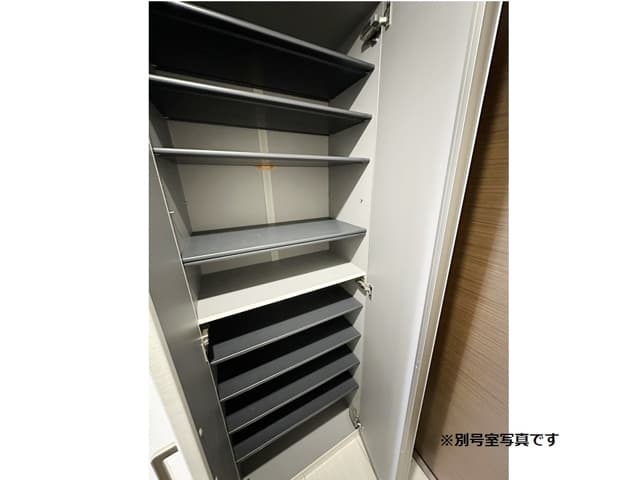 Room image 16