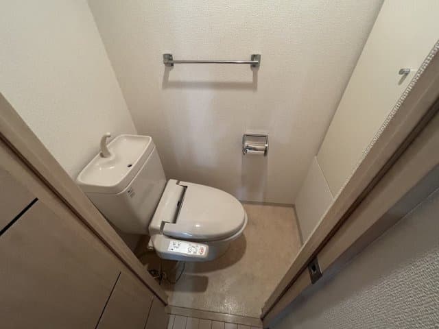 Room image 11