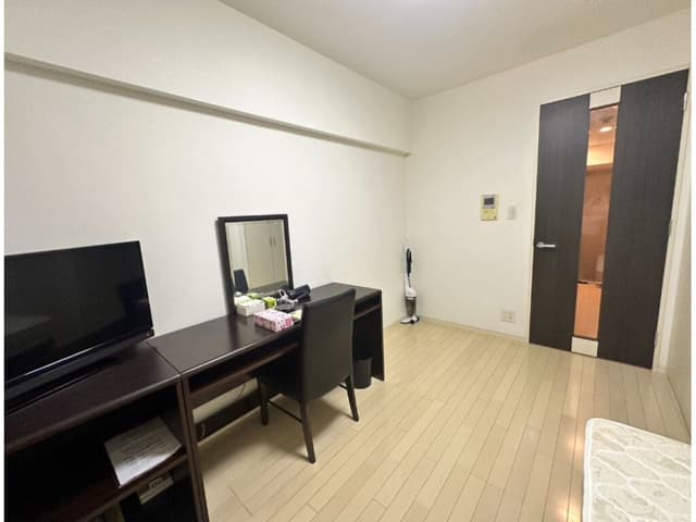 Room image 12