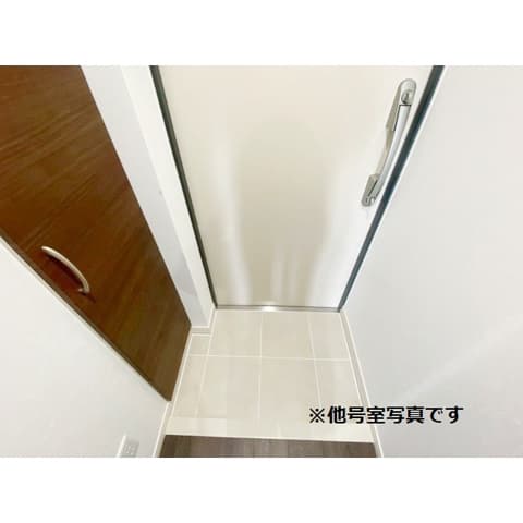 Room image 11