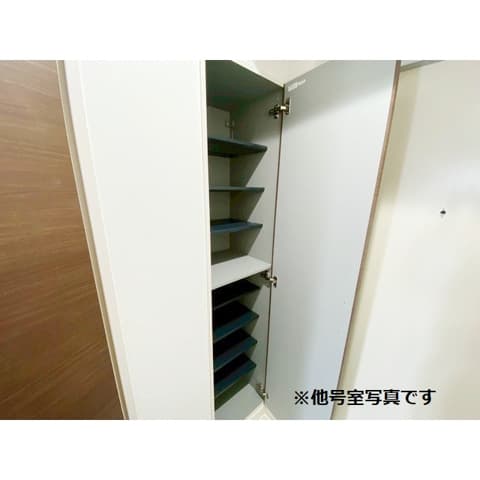 Room image 12