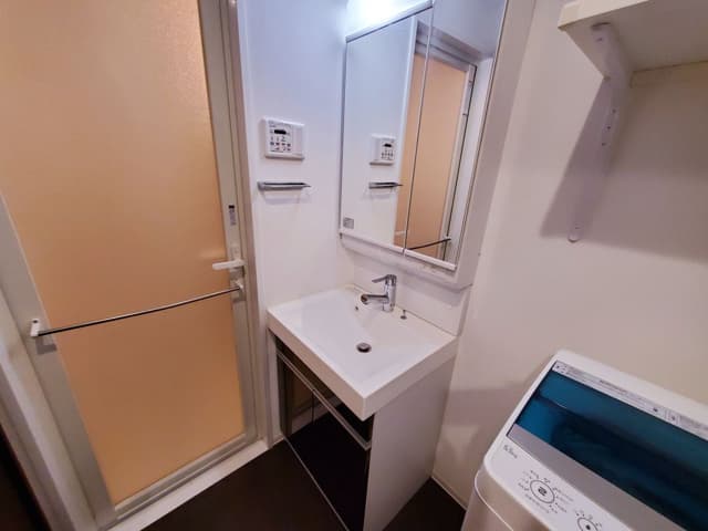 Room image 9