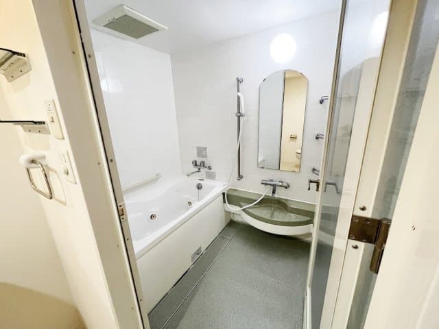 Room image 12